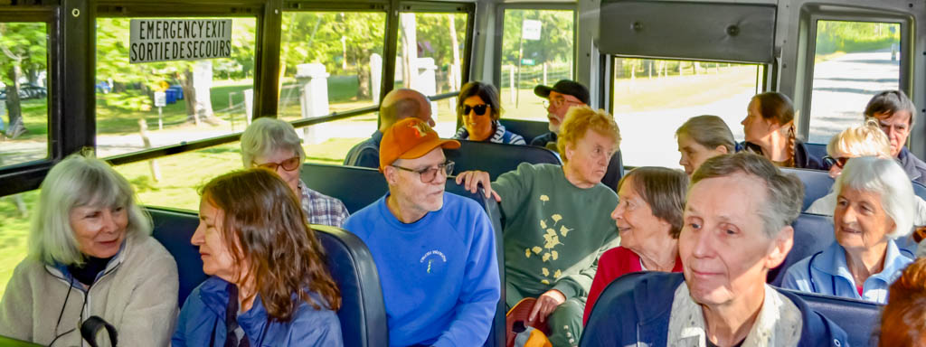 Bus crowd
